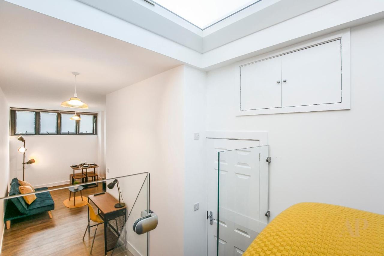 Split Level Studio Apartment In Camden London Exteriör bild