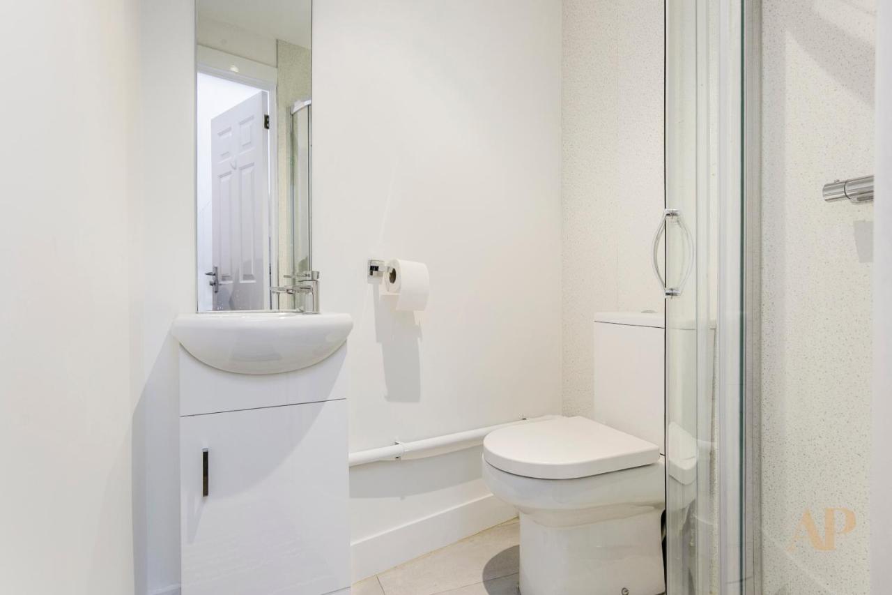 Split Level Studio Apartment In Camden London Exteriör bild